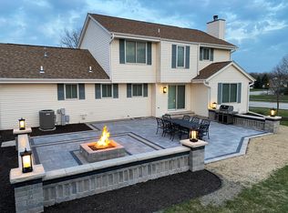1203 Turnberry Dr, Pewaukee, WI 53072