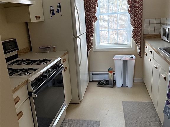 4th image of 39 Lantern Ln Unit 4