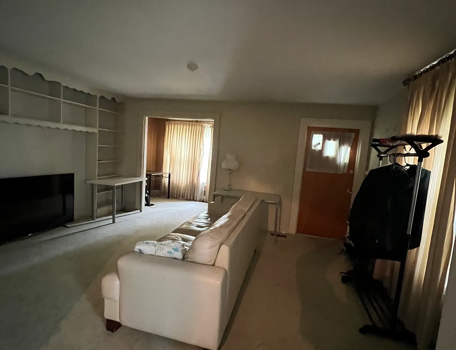 Private Furnished Room Near Cornell - $800/Month - Move-In Ready — Photo 1