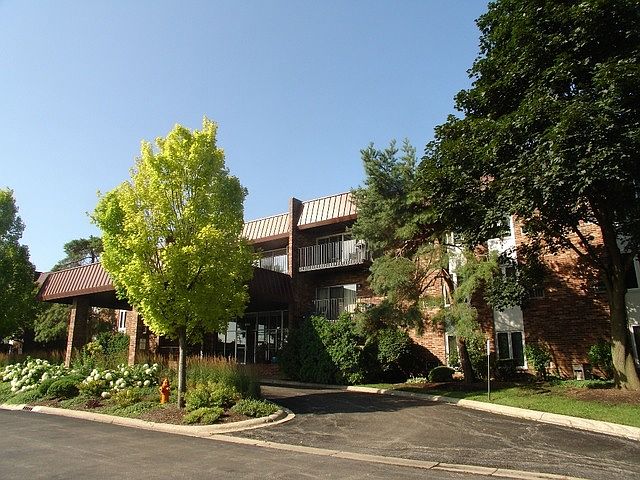 1st image of 1053 W Ogden Ave APT 138