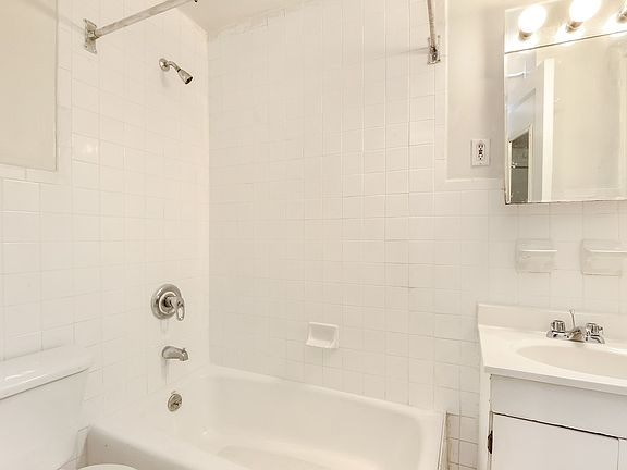 3rd image of 50 W 72nd St APT 508