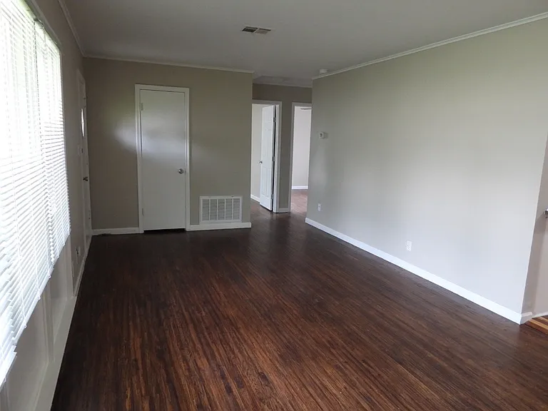 4056 E 25th Pl — Photo 9