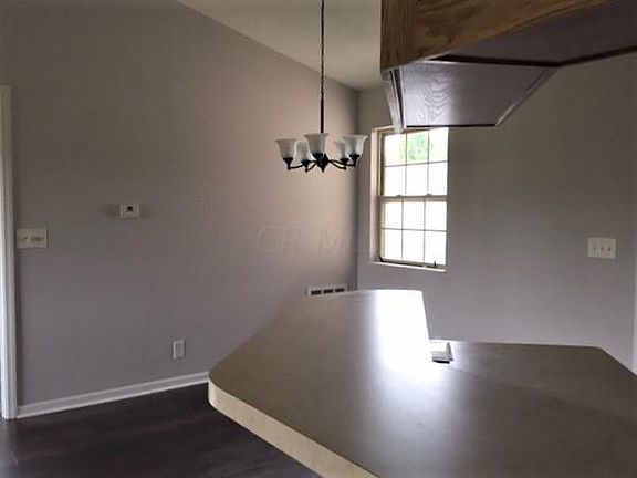 5th image of 141 Pioneer Cir