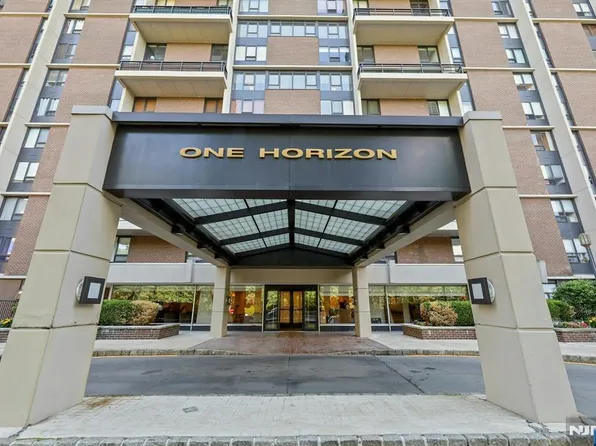 1 Horizon Rd APT 632, Fort Lee, NJ 07024