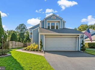 7466 Cross Gate Ln, Alexandria, VA 22315