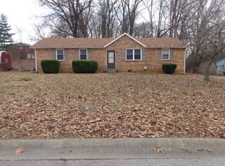 150 Lexington Dr, Clarksville, TN 37042