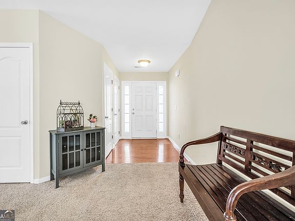 4th image of 537 Vickers Ln