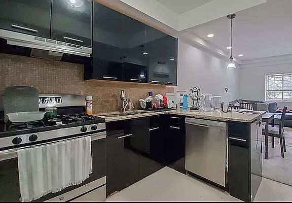 2nd image of 8442 Lefferts Blvd APT 4
