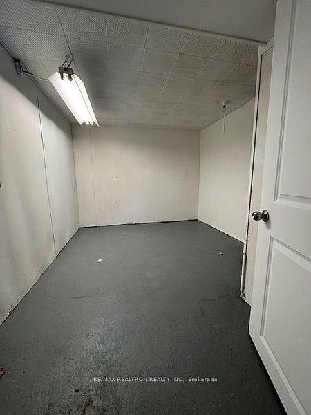 Toronto House for rent - 4 Bedrooms — photo 22