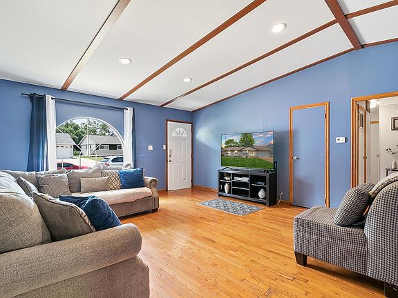 4th image of 818 Oriole Dr
