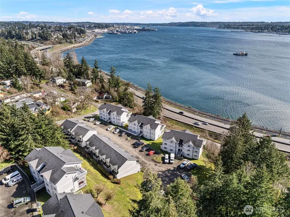 2250 NW Highview Lane #A-103, Bremerton, WA 98312