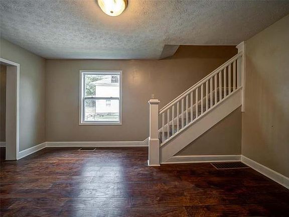 5th image of 1035 N Dearborn St #1037
