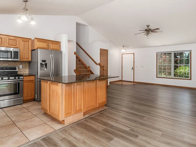 8577 Portwood Ln — Photo 10