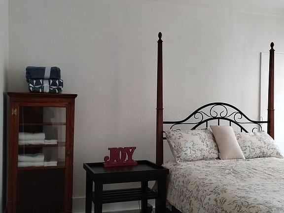 2nd image of 40 Pilgrim St