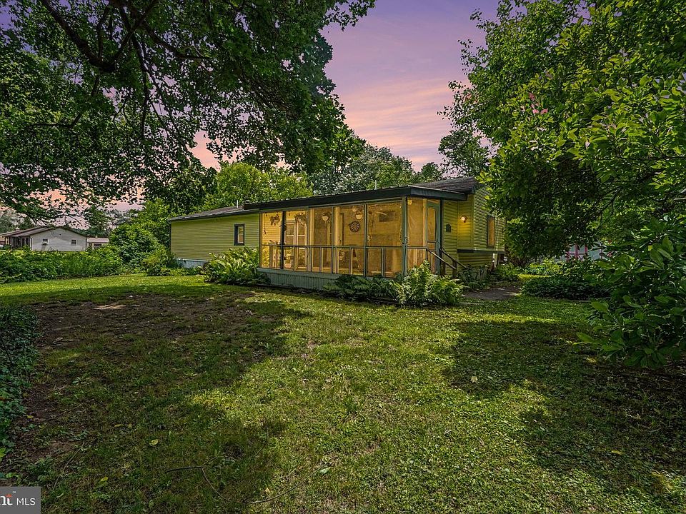 1st image of 200 Alice Ln
