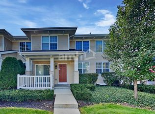 1250 Walnut Glen Dr, Crystal Lake, IL 60014