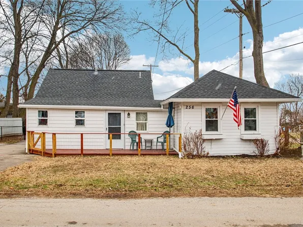 256 Breezeway Dr, Rochester, NY 14622