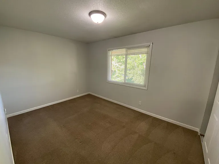 1115-1120 Doreen Ct — Photo 41