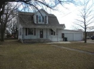 84 S 8th St, Hilbert, WI 54129
