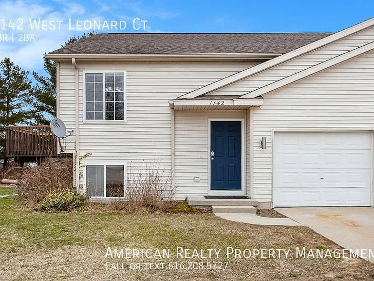 1142 W Leonard Ct NW — Photo 1