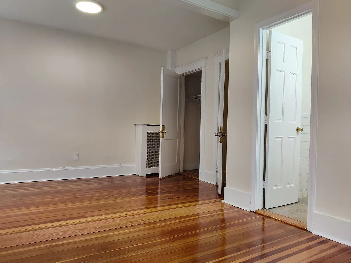 No Brokers Fee,Large Renovated Unit, Heat, Hot Water Included, Convenient Location, Laundry on a ... — Photo 3