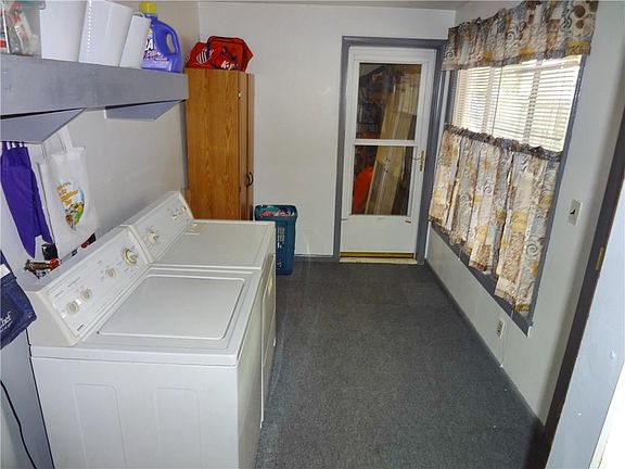 5th image of 324 W Scoby St