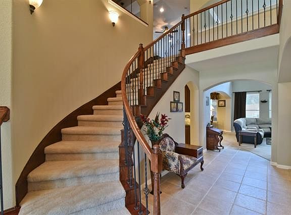 2nd image of 2224 Walnut Manor Dr