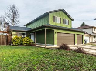 1048 Cherry Blossom Ln, Lebanon, OR 97355
