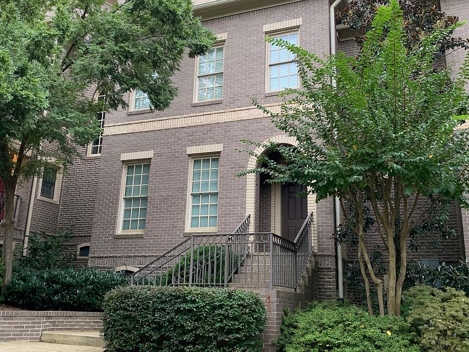 1st image of 2018 Kensington Green Dr SE