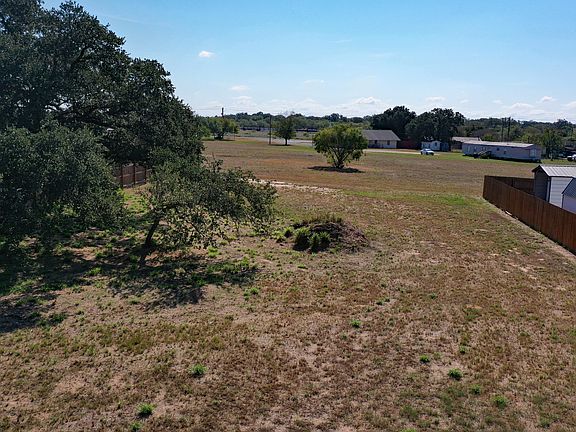 5th image of 1108 Devine Dr LOT 11