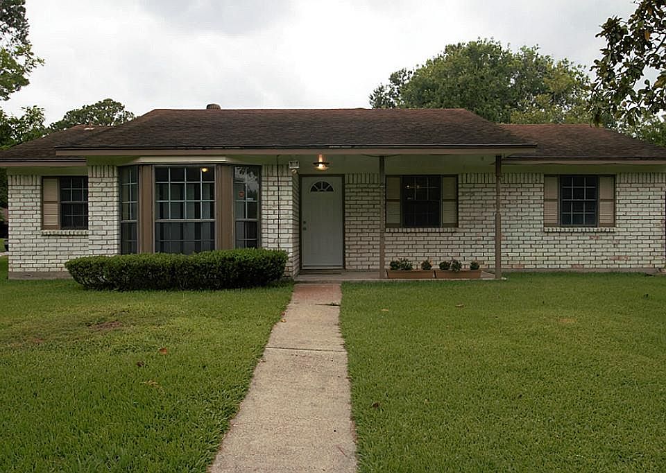 1st image of 3900 Canterbury Dr