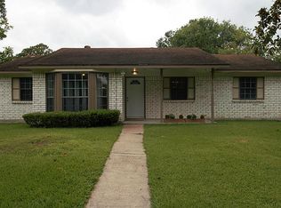3900 Canterbury Dr, Baytown, TX 77521
