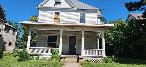 1834 Prospect St Photo 1