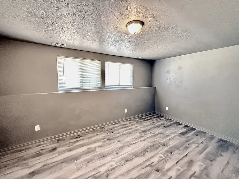 1247 N 700 W — Photo 26