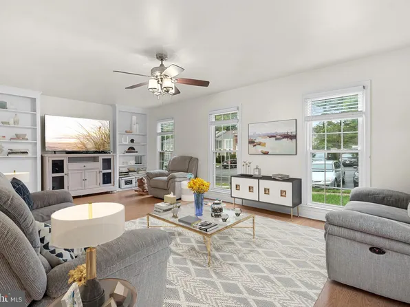 12091 Winona Dr, Woodbridge, VA 22192