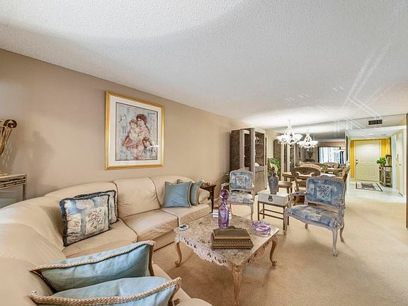 5th image of 15011 Ashland Cir APT 12