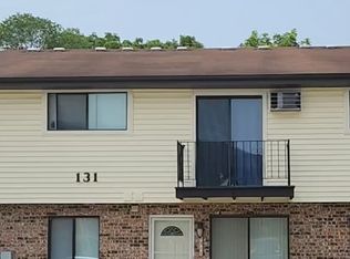131 Willows Edge Ct APT B, Willow Springs, IL 60480