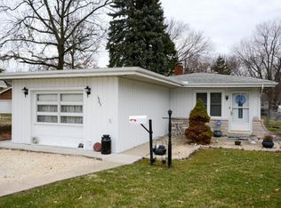 1963 E Johns Ave, Decatur, IL 62521