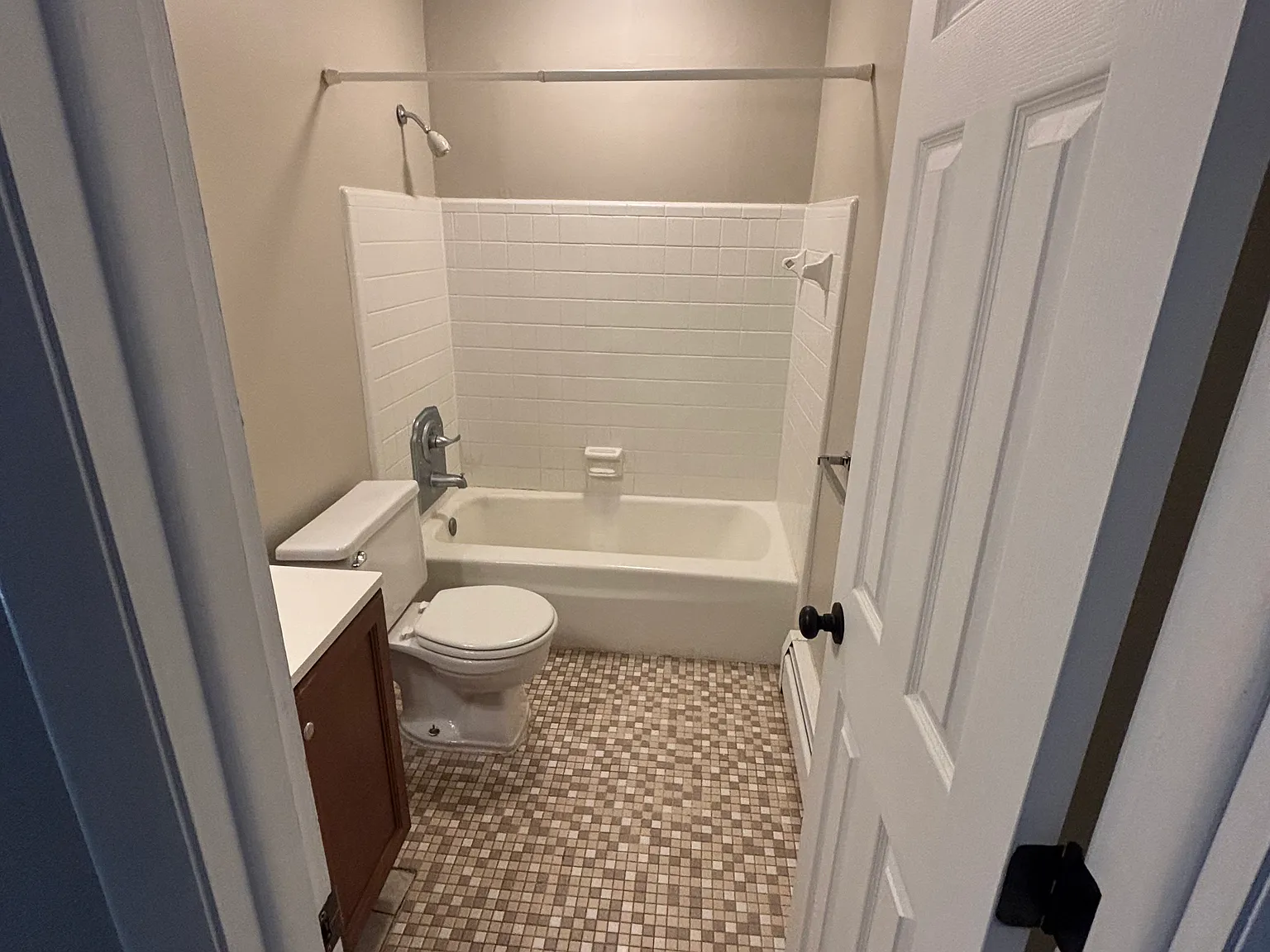 1 bed, 685 sqft, $1,100 — Photo 2