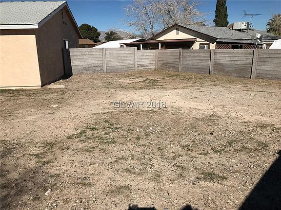 3rd image of 3939 Parker Ln