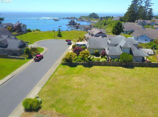 7207 Edge Cliff Dr UNIT 8, Brookings, OR 97415