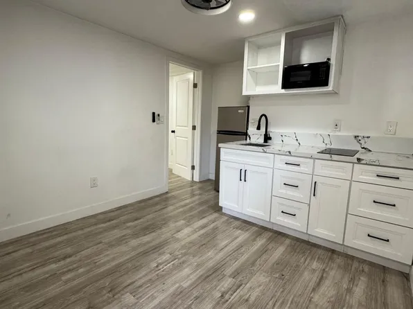 2033 E Washington Ave #C, Escondido, CA 92027