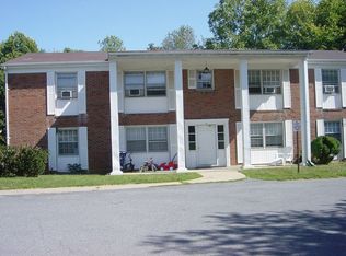 8 Mosby Ct #1, Round Hill, VA 20141