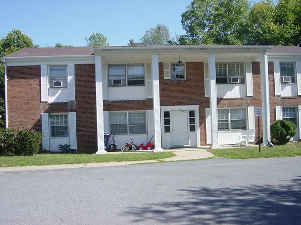 8 Mosby Court, 8 Mosby Ct #1, Round Hill, VA 20141