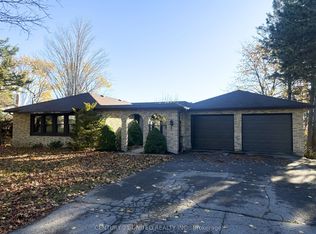 1584 Champlain Dr, Peterborough, ON K9L 1N6