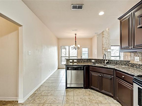4th image of 316 Creekwood Ct