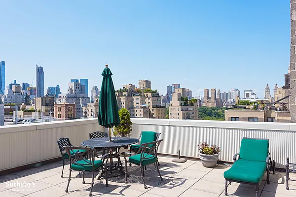 Sold by Sotheby's International Realty | media 7