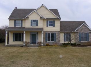 5765 Fox Run Dr, Saline, MI