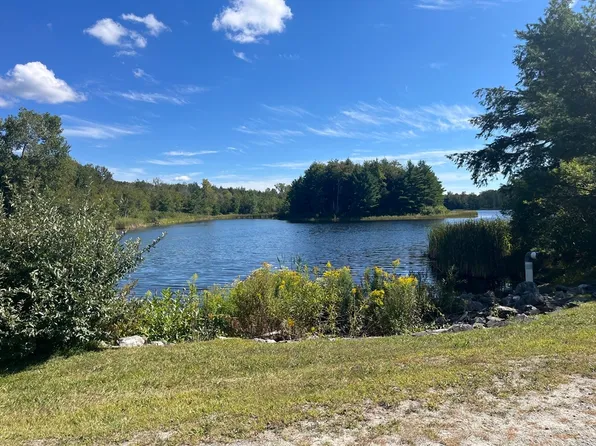 0 Long Bow Ln E, Becket, MA 01223