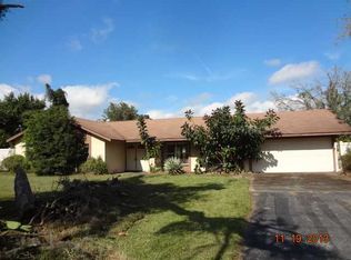 2004 Lumsden Rd, Valrico, FL 33594